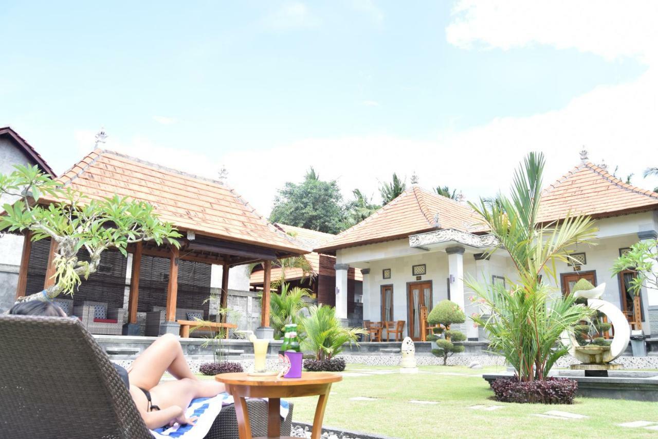 The Kanha Palace Batununggul Luaran gambar