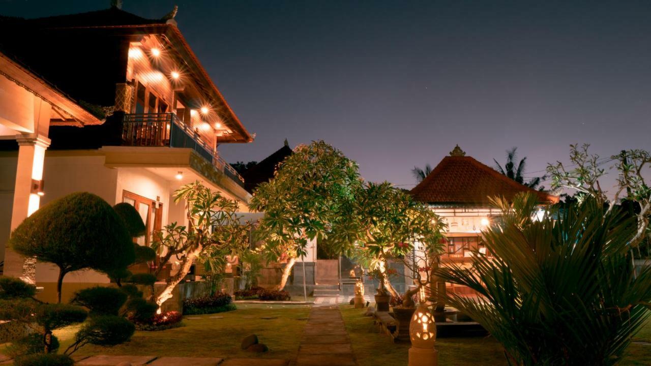 The Kanha Palace Batununggul Luaran gambar